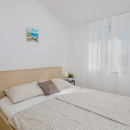 Beachfront In Cizici-insel Krk 57974 Apartmán Čižići
